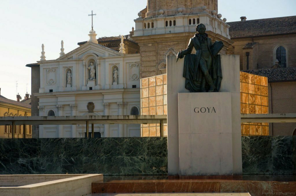 Памятник Франсиско де Гойе в Сарагосе