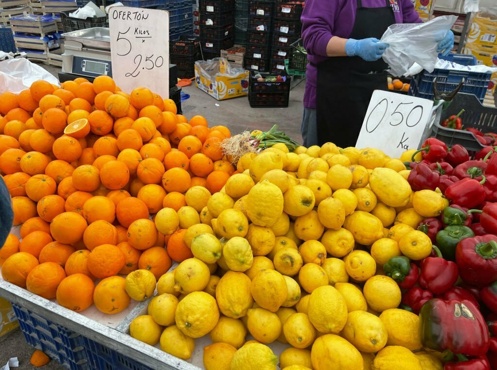 Лимоны на рынке в Торревьехе